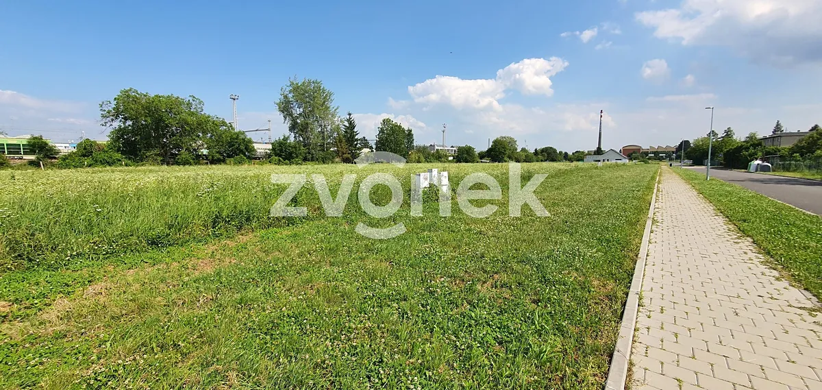 Prodej stavebního pozemku 1053 m²